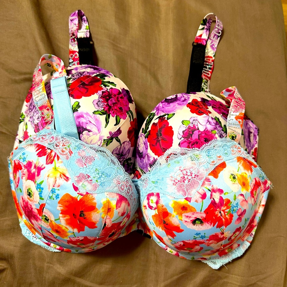 Two Victoria Secret Very Sexy Shiny Strap Bras